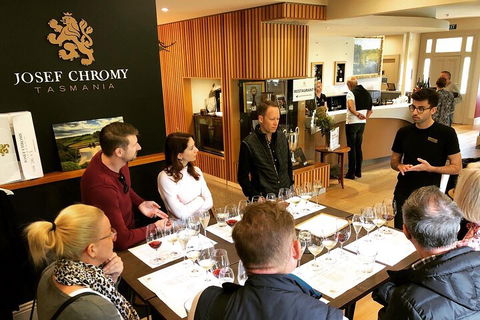 Tamar Valley Wine And Gin Tour With Lunch - Restaurant Canberra 0