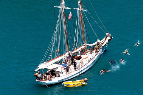 Whitehaven Beach Sailing And Snorkeling Cruise - Restaurant Canberra 3