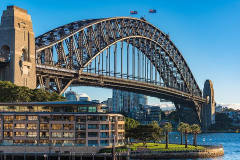 Discover Sydney - The Rocks - Restaurant Canberra 1