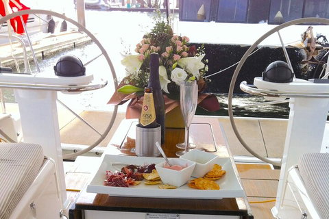 Sailing Curlew Escape On Moreton Bay - Restaurant Canberra 1