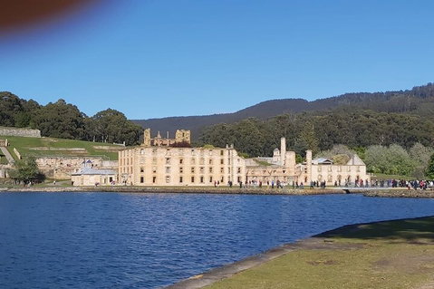 6-Day Hearty Tasmania Tour (Tasmania In A Circle) - Restaurant Canberra 2