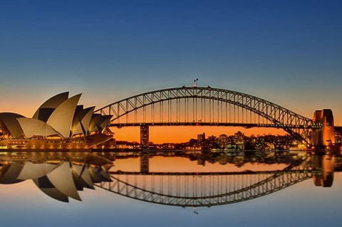 The Rocks & Darling Harbour With A Local: Private & Personalized - Restaurant Canberra 4
