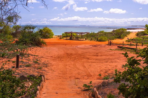 Cape Leveque, Sea Safari And Aboriginal Communities From Broome - Restaurant Canberra 1