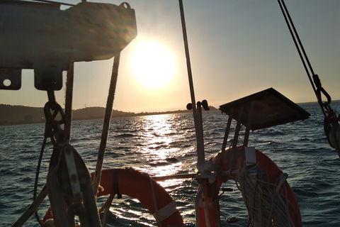Townsville Private Hire Sunset Sail Sailing Cruise Boat Tour Charter Experience - Restaurant Canberra 4
