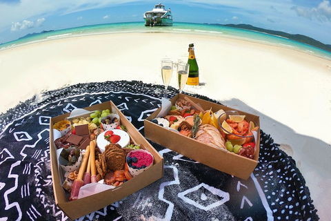 Reef & Whitehaven Landing - Restaurant Canberra 2