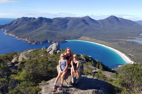 2-Day Tas East Coast Escape Tour Including Bay Of Fires, Wineglass Bay & Devils - Restaurant Canberra 1
