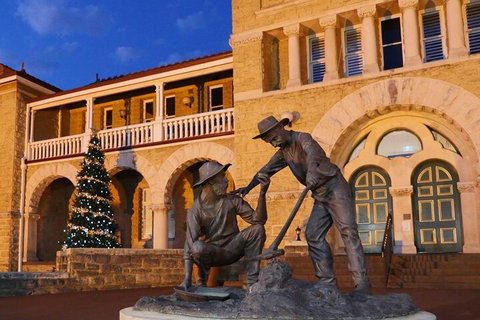 The Perth Mint: Guided Heritage Tour And Gold Pour - Restaurant Canberra 3