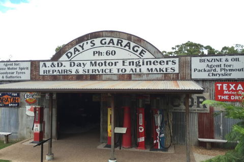 Private Tour To Paronella Park, Historic Village Herberton And Wild Life Wallaby - Restaurant Canberra 3