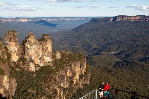 Blue Mountains Day Tour With Wildlife At Sunset From Sydney - Restaurant Canberra 3