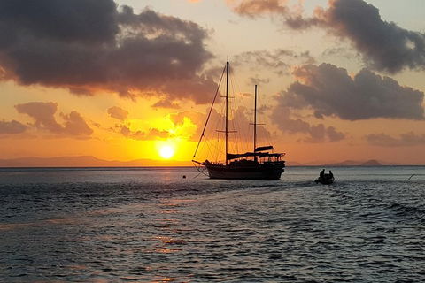 2-Day Whitsundays Sailing Adventure: SV Whitehaven - Restaurant Canberra 4
