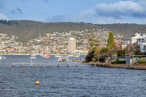 Derwent River Historic Harbour Cruise From Hobart - Restaurant Canberra 5