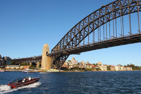 Private Icons And Highlights Cruise Of Sydney Harbour - Restaurant Canberra 1