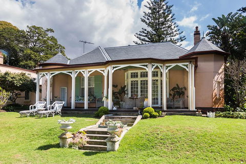Eastern Suburbs Of Sydney, Woolloomooloo And Barangaroo - Restaurant Canberra 1