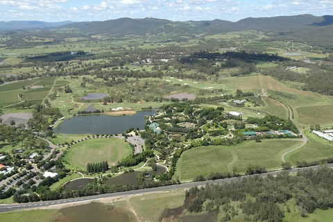 Hunter Valley Wine Country Helicopter Flight From Cessnock - Restaurant Canberra 2