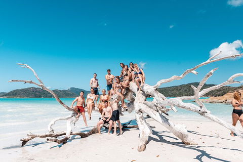 4 Day & 3 Night Whitsunday Islands & Outer Reef Sailing Adventure On Condor - Restaurant Canberra 0