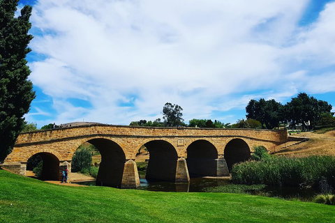 Tasmania 6 Day 'Tour In Circle' - Restaurant Canberra 0