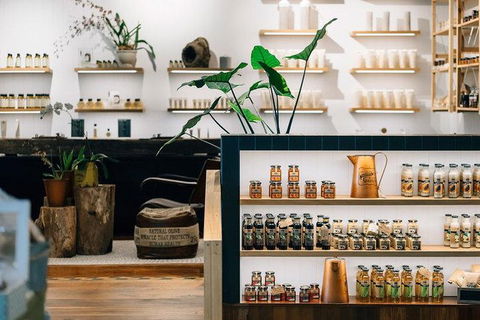 Tropical Fruit World With Wildlife Boat Cruise From Gold Coast - Restaurant Canberra 2