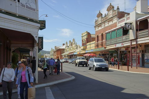 Wave Rock, York, Wildflowers, And Aboriginal Cultural Day Tour From Perth - Restaurant Canberra 1