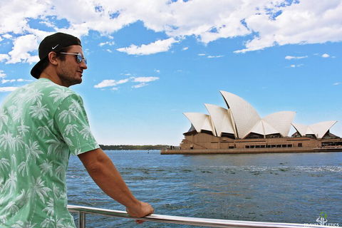 Sydney Harbour Hop-on Hop-off Cruise - Restaurant Canberra 3