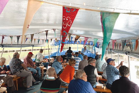 Torrens River Cruise In Adelaide - Restaurant Canberra 4