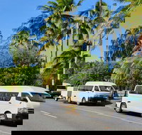 Airport Transfer to or from Cairns hotels for up to 13 people - Restaurant Canberra