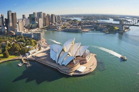 Private Tour Guide Sydney With A Local: Kickstart Your Trip, Personalized - Restaurant Canberra 1