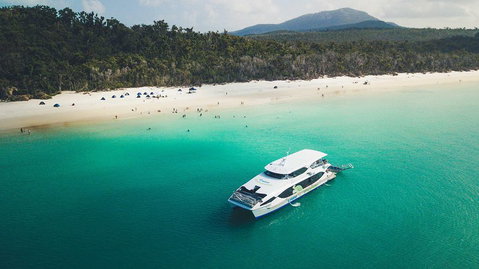 Whitehaven Beach And Daydream Island Cruise - Restaurant Canberra 1