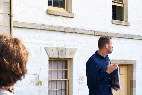 Convicts And The Rocks: Sydney's Walking Tour Led By Historian - Restaurant Canberra 2