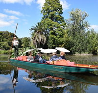 Melbourne Gardens and Days Gone By Private Tour - Restaurant Canberra