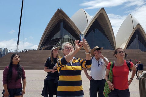 Sidney Sights And Sounds Walking Tour - Restaurant Canberra 4